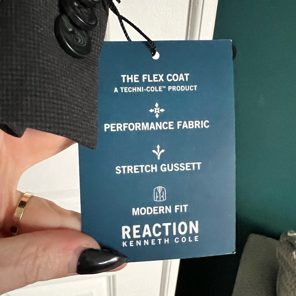 Kenneth Cole Men’s Blazer - Picture 3 of 6